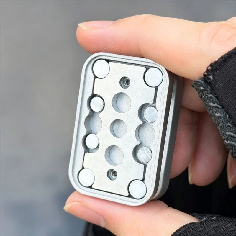 بطاقة سحب مغناطيسية لا نهائية  - مراجعة Cool Office Tech Gadgets وسعره
