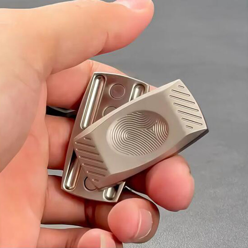 منزلق مغناطيسي معدني يعمل ببصم - مراجعة Cool Office Tech Gadgets وسعره