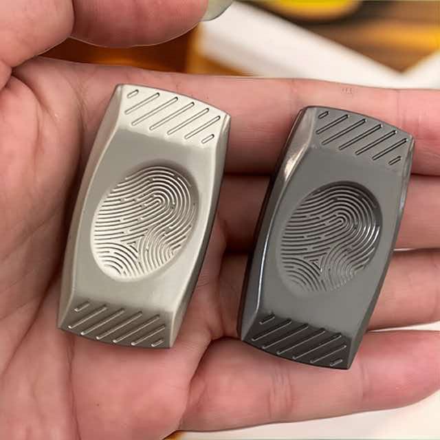 منزلق مغناطيسي معدني يعمل ببصم - مراجعة Cool Office Tech Gadgets وسعره