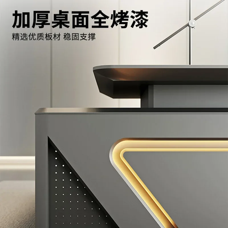 مكتب مدير مطلي، مكتب كبير مستو - مراجعة Office Tech Chair وسعره